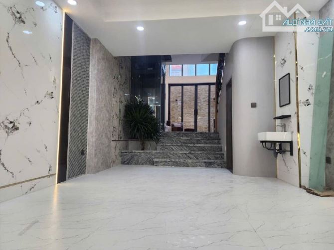 Nhà Đẹp 5 Tầng - 9.35 Tỷ - 56M2(Nở Hậu) - Thang Máy - Xe Hơi Vào Nhà - Giáp Quận 6 - 1