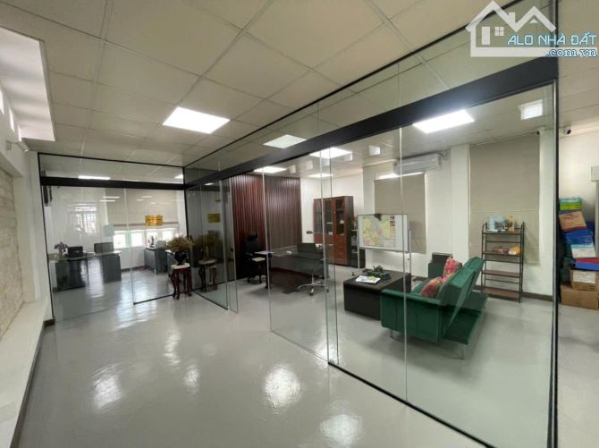 Hiếm! tòa văn phòng Hoàng Quốc Việt, Lô góc, ôtô tránh vỉa hè, 128m2 8T MT 6.2m, 69.x tỷ - 1