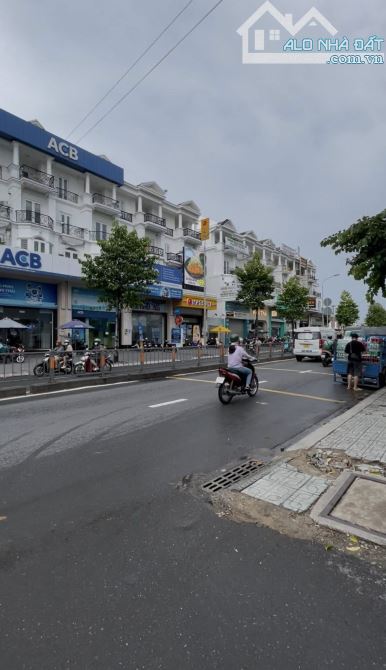 Hẻm Ô Tô Kinh Doanh Ngay Emart Phan Văn Trị Và Phạm Văn Đồng - 1