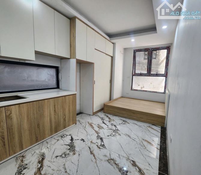 Bán CHDV Minh Khai 20m ra phố - 2 mặt ngõ 4 thoáng 63m 6 tầng giá 15 tỉ - 1