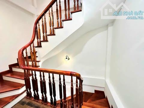 BÁN NHÀ PHỐ TRẠM - LONG BIÊN, 5 TẦNG, Ô TÔ ĐỖ CỔNG, BÃI GỬI XE CẠNH NHÀ - 1
