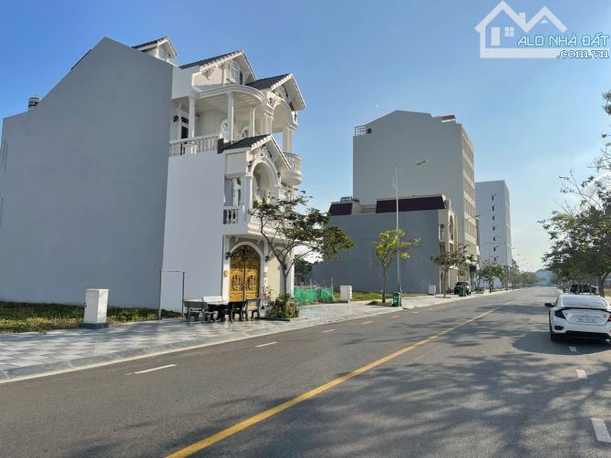 Bán toà nhà 7 tầng 140m2 đất khu Ocean Dunes, phường Phú Thuỷ, Phan Thiết - 1