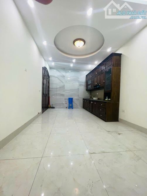 CẦN BÁN Nhà 2 Mặt Ngõ Ôtô Tránh HOÀNG CẦU 60m 26,5 tỷ - 1