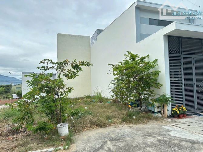 Đất tái định cư Hòn Rớ 2 dt 80m2 ngang 5m đường rộng 13.5m đẹp giá chỉ 3ty5 siêu tốt - 1