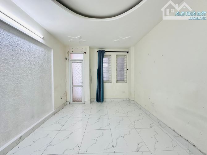 VÕ CHÍ CÔNG 30M PHỐ VIP, TƯƠNG LAI RẠNG NGỜI 7.x TỶ - 1