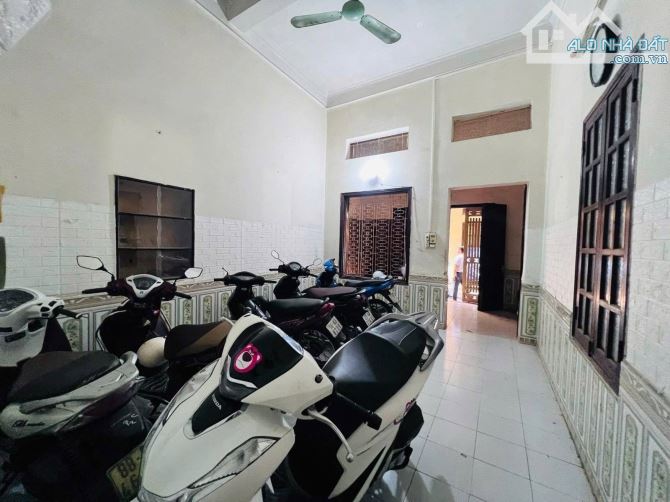 BÁN NHÀ P VƯƠNG THỪA VŨ DT 55M,3 TẦNG. 4,4MT 16 TỶ. - 1