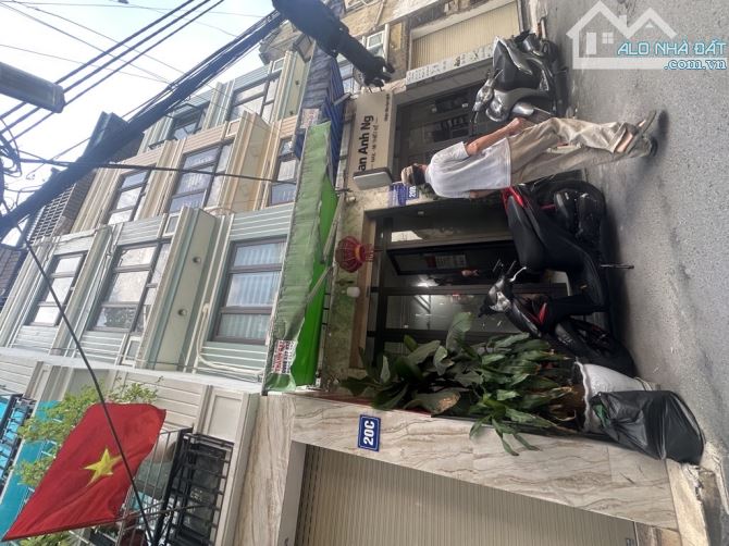 Siêu hiếm! 3 bước ra mặt phố Trương Định - Ngõ ô tô tránh, vào nhà.