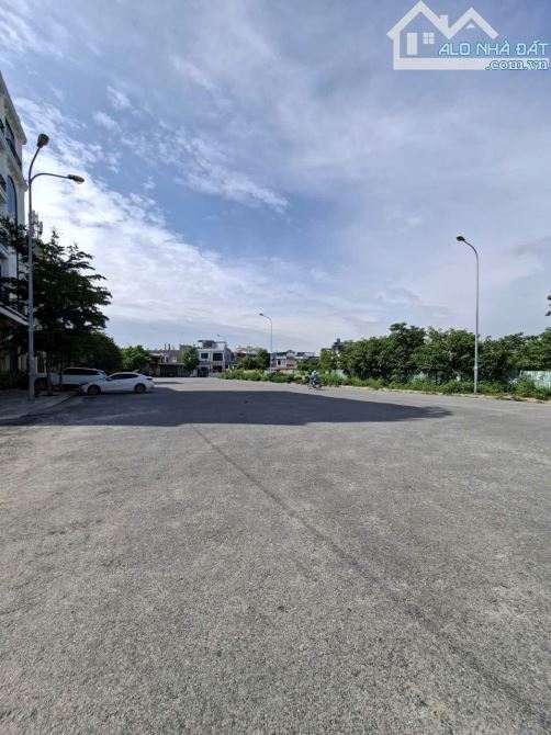 Bán đất biệt thự Vườn Hồng , Hải An . Dt 131m  sổ hồng riêng giá bán 52 triệu/m - 1