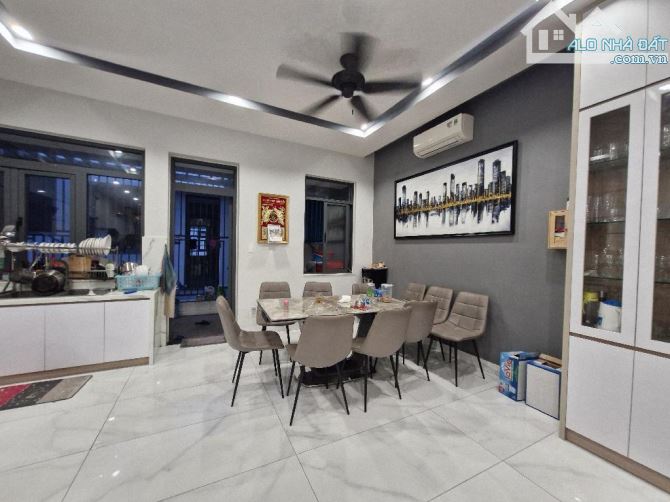 BIỆT THỰ KHU PHỐ ĐÔNG – DT 120M² -  FULL NỘI THẤT CAO CẤP – Ở NGAY - CÁT LÁI Q2 - 1