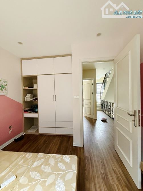 BÁN NHÀ- PHỐ NGUYỄN VĂN CỪ – GARA – VIEW THOÁNG –THANG MÁY –FULL NỘI THẤT _52m2, 11,99 tỷ - 1