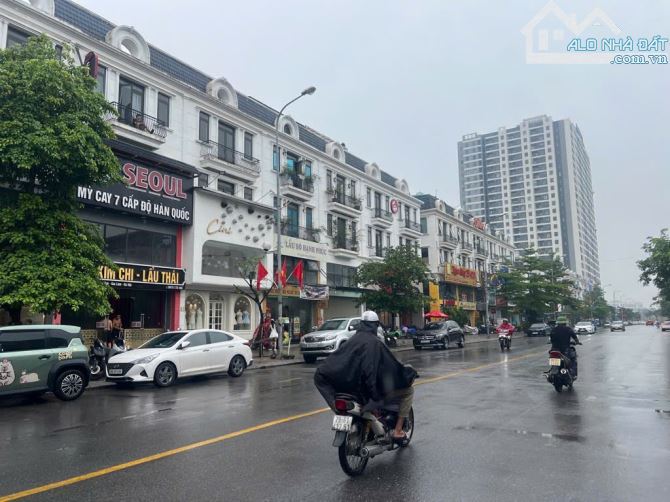 Bán căn Shophouse mặt phố Thành Trung, Trâu Quỳ, Gia Lâm. DT 90m, MT 6m, vị trí kinh doanh - 1