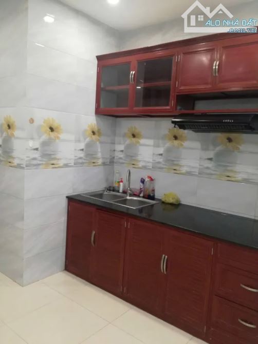 BÁN GẤP NHÀ QUẬN 3 - GẦN MẶT TIỀN CÁCH MẠNG THÁNG TÁM - GIÁ CHỈ 11.5 TỶ! - 1