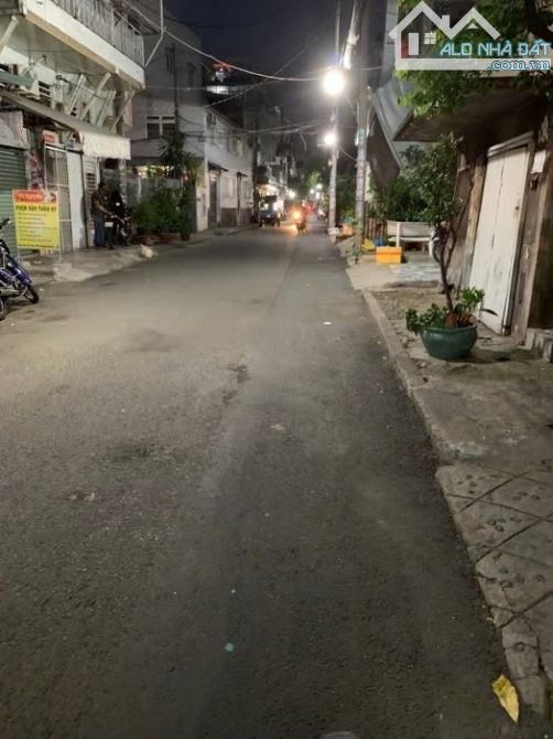 Bán nhà hẻm 168 Lê Thị Bạch Cát, ngang 5,1m, dài 17m, chỉ 9,2 tỷ - 1