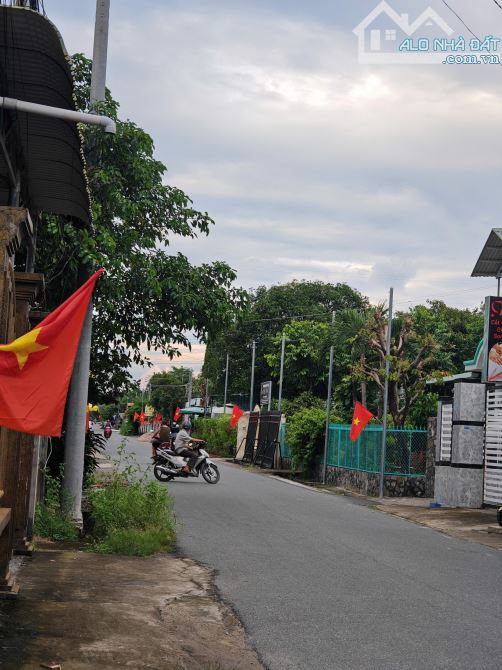 Chính chủ bán nhà mt 9m, 300m Thổ cư, kinh doanh tốt - chỉ 5 tỷ - 12