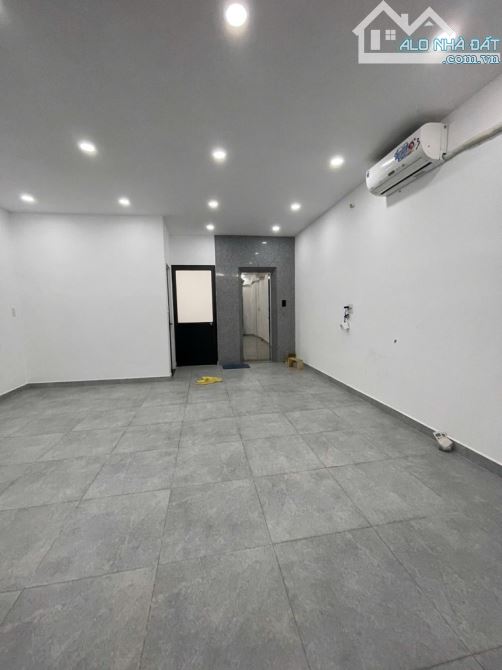 Bình TÂN ‘     SÁT TÊN LỬA ‘ 84 m 5,5 x 15 m giá. 13 tỷ TL   MẶT Tiền Kinh  doanh AN vuo - 13