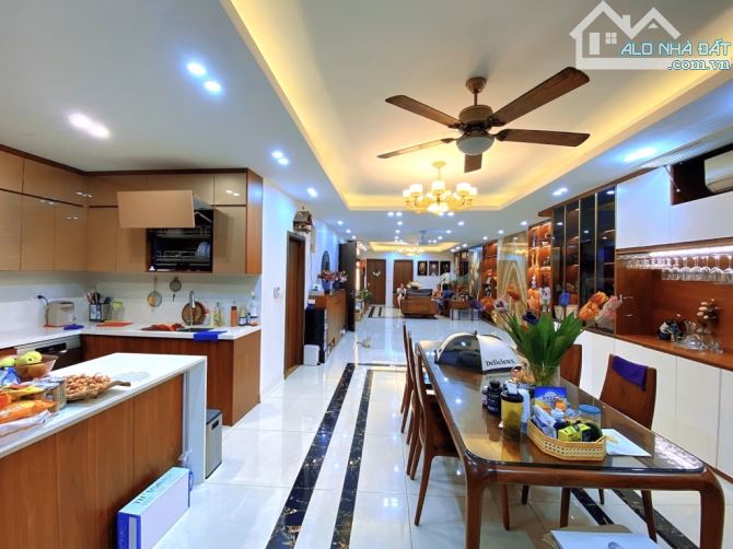 120 tỷ /246 m2/ 8.2 M tiền/ 7 tầng / Mặt Phố Hồng Hà