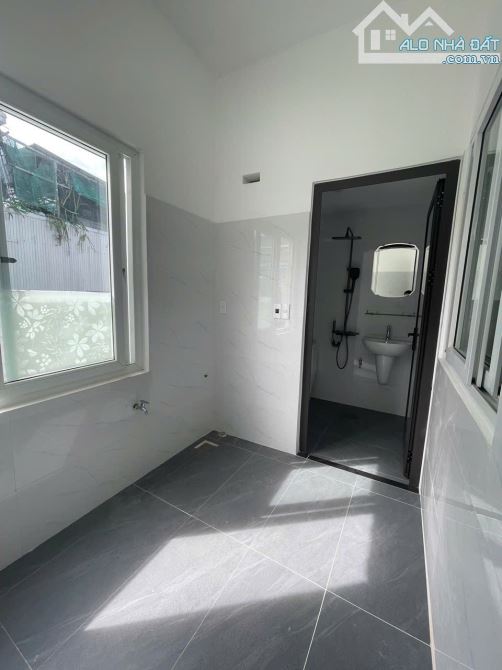 Bán nhà 3 tầng Full nội thất đường Cù Chính Lan, tặng kèm 1 nhà 3 tầng. Giá 5,4 tỷ - 14