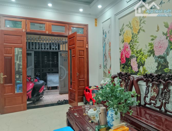 BÁN NHÀ PHÂN LÔ NGUYỄN KHÁNH TOÀN, 60M2, 2 MẶT THOÁNG, CÁCH PHỐ 15M, NGÕ RỘNG, GIÁ 14 TỶ - 16