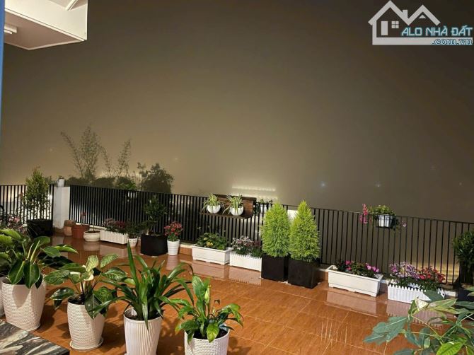 Bán Villa 8 phòng đang kinh doanh _Tp Đà Lạt.Gần ngay đường Hùng Vương(QL20) - 20