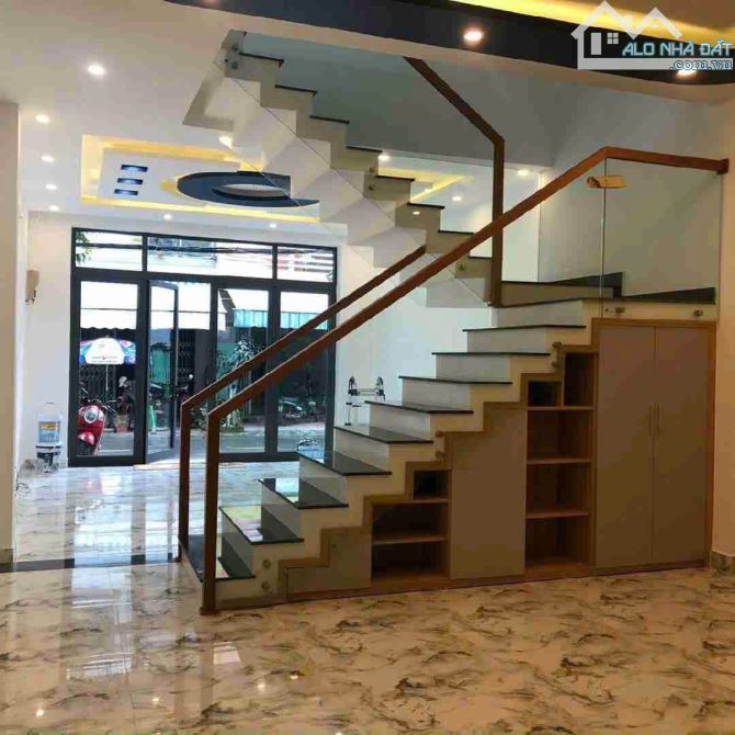 BÁN NHÀ 3 TẦNG MẶT TIỀN ĐƯỜNG NGUYỄN CAO – CÁCH BIỂN NGUYỄN TẤT THÀNH 50M - GIÁ 6,X TỶ - 3