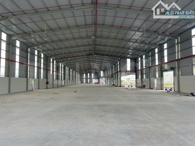 Kho xưởng 4.200m² có PCCC tự động và điện ba pha, đường Quốc Lộ 61C gần đường Vành Đai - 2
