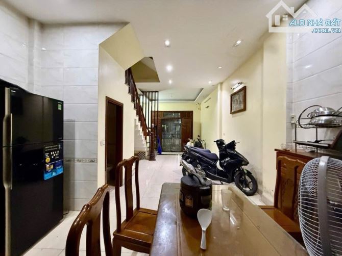 Bán nhà Văn Tiến Dũng, ngõ thông, ô tô, 36m2, 5 tầng dân xây, chỉ hơn 7 tỷ. - 2