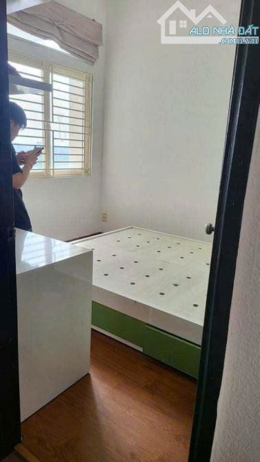 Bán chung cư 312 Lạc Long Quân, P.5, Q.11: 67m2 + 2PN +2WC, giá 2,95 tỷ. - 2