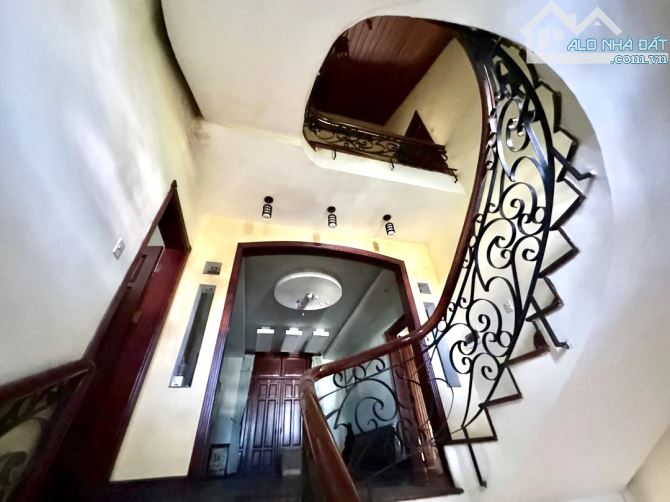 💥 BIỆT THỰ 3 TẦNG LÔ GÓC PHẠM TỨ, SÁT SÔNG THĂNG LONG_DT 420M2_GIÁ 25.5 TỶ - 2