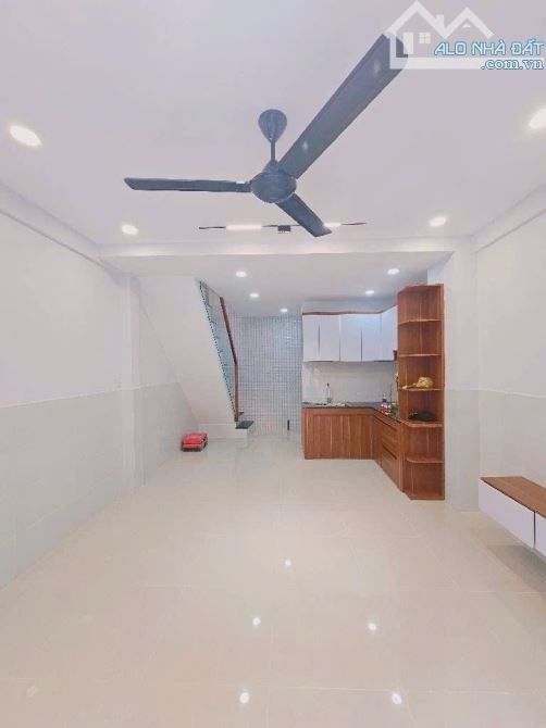 BÁN MTKD GẦN NGAY CHỢ HOÀNG HOA THÁM - 70M2, NGANG 5M VUÔNG A4, 2 TẦNG, KD CỰC TỐT - 2