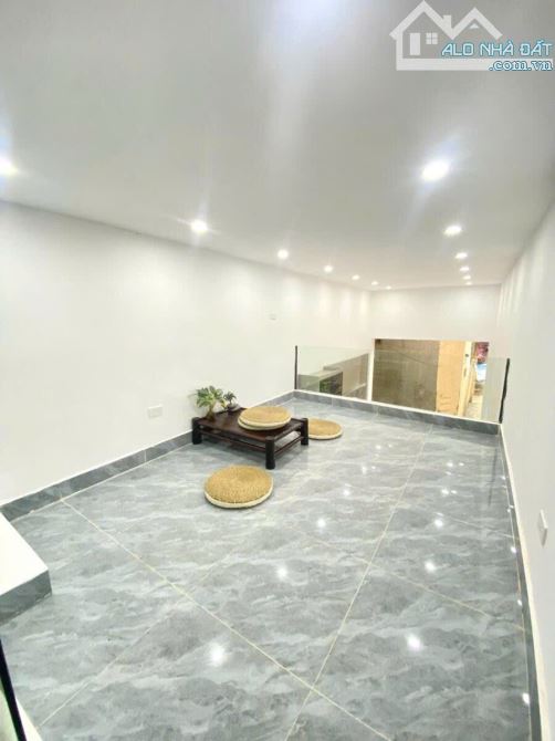 Nhỉnh 6 tỷ có nhà Thịnh Quang sát Ngã Tư Sở gần ô tô 5 tầng 28m2 3PN đủ nội thất ở, cho th - 2