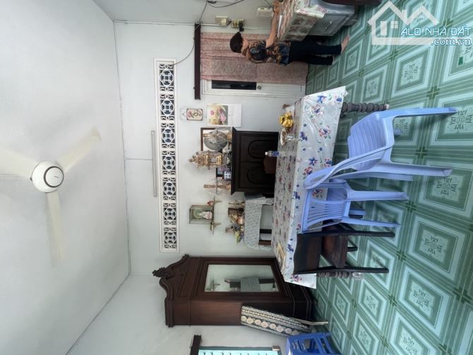 NHÀ BÁN MẶT TIỀN NGUYỄN KHOÁI QUẬN 4 NGANG 6,5MX22M 12,8 TỶ RẺ NHẤT - 2