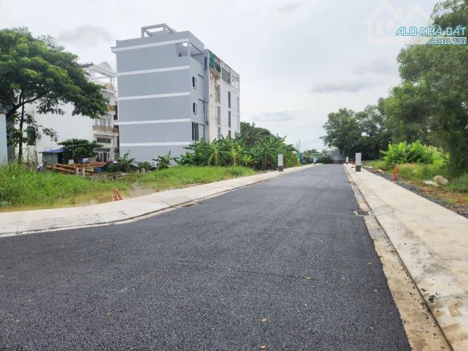 * cần bán Đất đường hoàng quốc việt . Kế lacasa ,quận 7. * Dt: 5x12.5m ,giá:7xxty - 2
