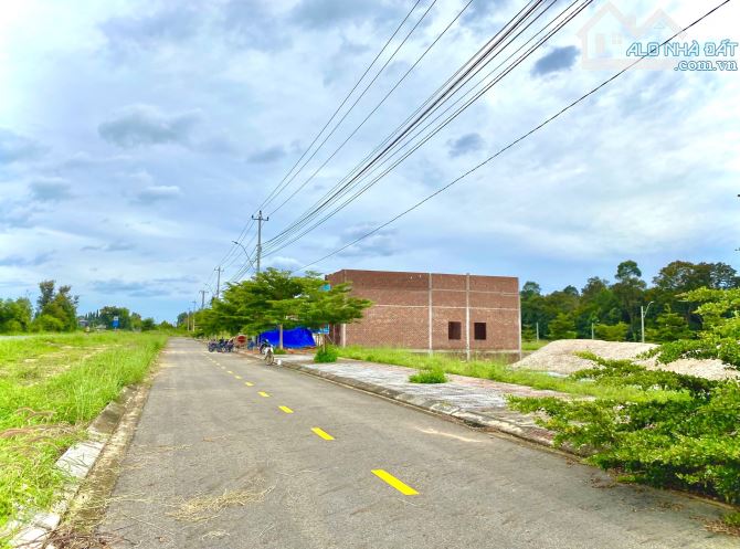 CẮT LỖ SÂU LÔ MT HÙNG VƯƠNG KĐT MEGA CITY KON TUM CHỈ 650TR/180M2 - 2