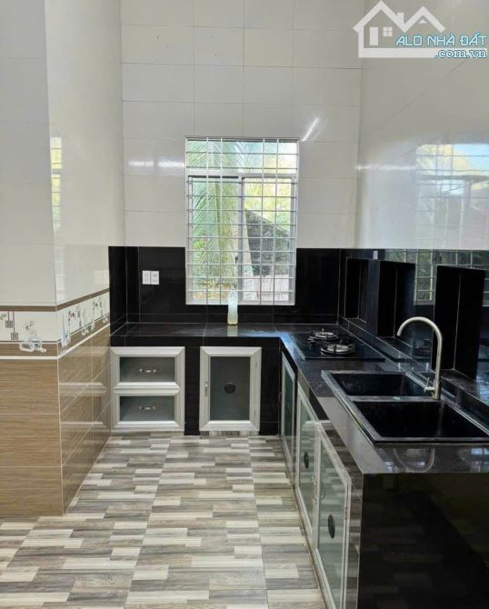 BÁN GẤP NHÀ CẤP 4 RỘNG RÃI Ở CỦ CHI 5x38 ( 190m2 ) 715 TRIỆU SỔ HỒNG RIÊNG - 2