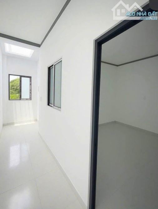 CẦN BÁN GẤP NHÀ PHỐ ĐẸP 99.3M² – GIÁ 2 TỶ 330 – GẦN CHỢ BÌNH CHÁNH – CHỦ XOAY VỐN KINH DOA - 2