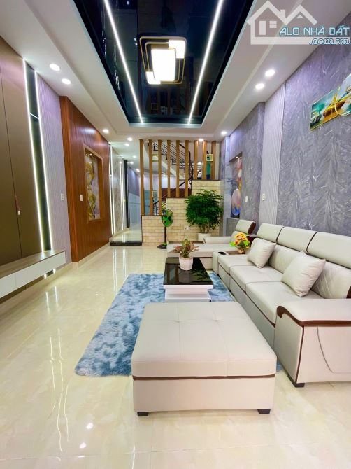 Hẻm 7m - Thạnh Xuân 33 - Ngay Chợ - Tô Ngọc vân - 88m2 - Full nội thất - Giá 5,99 tỷ - 2