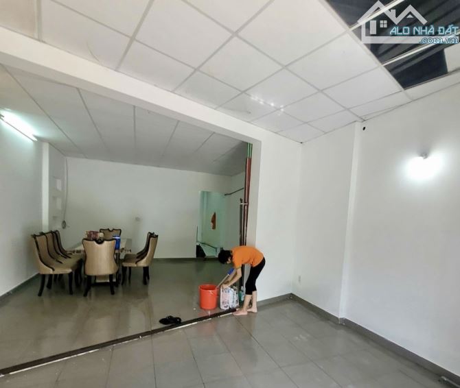 Nhà cấp 4 rộng 45m2 hẻm ô tô nở hậu 8m giá 4 tỷ 55 Đường Nguyễn Văn Nghi Phường 1 Gò Vấp - 2