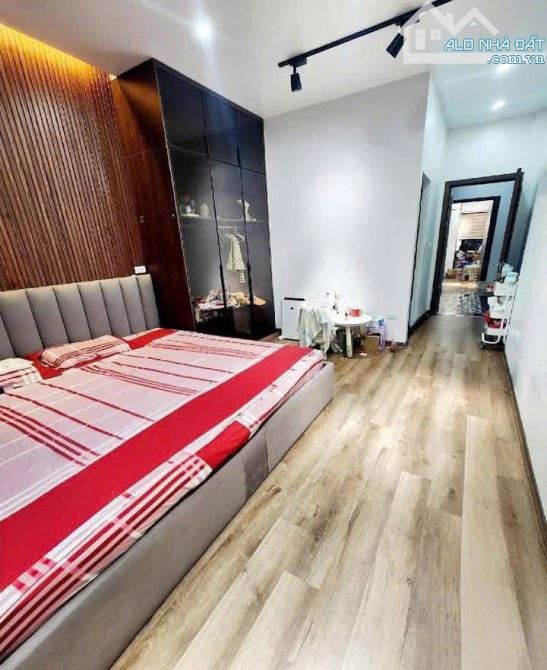 PHÂN LÔ - OTO TRÁNH VỈA HÈ TO PHỐ HOÀNG QUỐC VIỆT, 50m2, 5 Tầng, Gara Oto chỉ 14.8 tỷ - 2