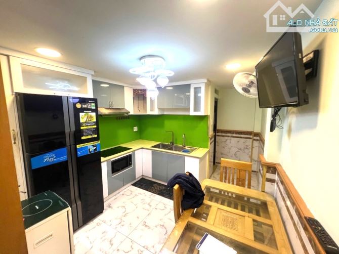 Bán nhà hẻm 4m Hồ Thị Kỷ Q.10, 5 tầng, sổ đẹp, có ban công và sân thượng, nhỉnh 8 tỷ - 2