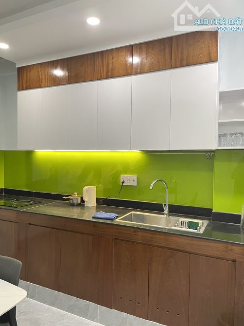 Nhà xinh đẹp nội thất gỗ đỏ chỉ 8,8 tỷ ngay đường Đồng Đen - 1
