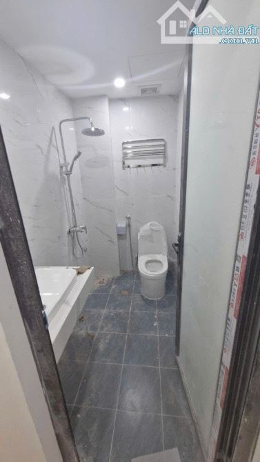 HÓT BÁN NHÀ PHỐ LAI XÁ 35M2 X 5 TẦNG Ô TÔ ĐỖ CỦA SỔ ĐỎ CHÍNH CHỦ GIÁ 5 2 TỶ - 2