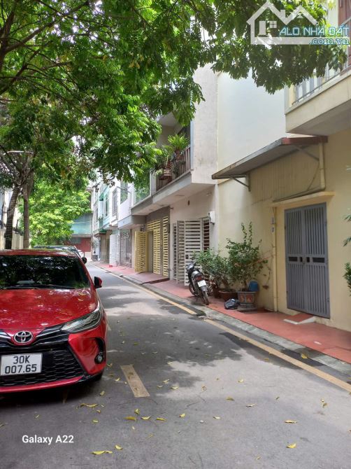 BÁN NHÀ LÔ GÓC 68m,KINH DOANH ,Ô TÔ tránh .,GẦN HỒ , TRUNG TÂM VĂN QUÁN, HÀ ĐÔNG - 2