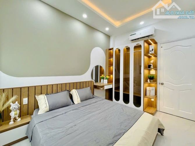 NHÀ MỚI TRANG BỊ NỘI THẤT CAO CẤP THEO PHONG CÁCH HIỆN ĐẠI. NHÀ NỞ HẬU,NGUYỄN TƯ GIẢN.P12. - 2