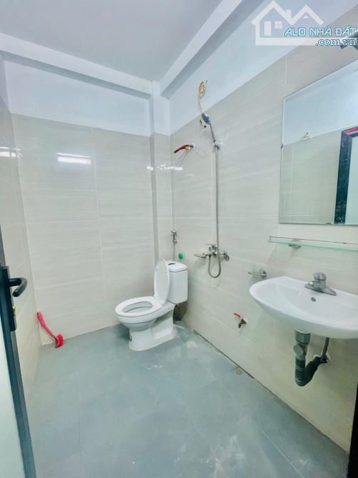 Nhà Nguyễn Xiển – 32m², 2T, MT 3.8m - 2
