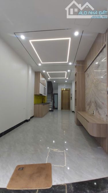 SIÊU PHẨM 5T THANG MÁY MẶT ĐƯỜNG TRỤC CHÍNH TỔ 12 MẬU LƯƠNG - KIẾN HƯNG - GIÁ CHƯA TỚI 7 T - 2