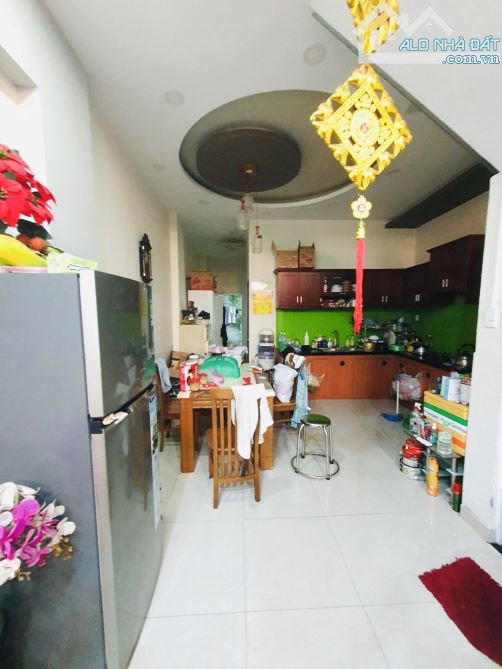 Bán nhà gần PHAN HUY ÍCH, CN 94m2, Hẻm 1 Trục, 3 Tầng, Sân xe, Sân Thượng, 7 Tỷ x - 2