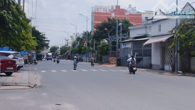 BÁN NHÀ TRẦN THỊ HÈ - 68M2 - 3 TẦNG - 4PN - SÁT MẶT TIỀN NGUYỄN ẢNH THỦ - NHỈNH 5 TỶ - 2