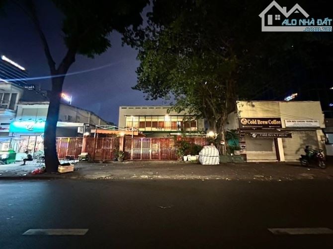 🏡S.iêu dự án trung tâm Sài Gòn - Mạc Đĩnh Chi - 1317.3m2 - N.gang 33m2 - D.ài 39m 🏡 - 2