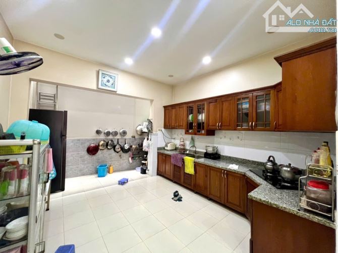 BÁN NHÀ HẺM Ô TÔ TÂN HƯƠNG (4❌️16.5)M - 3 TẦNG CHỈ 6.x Tỷ - 2
