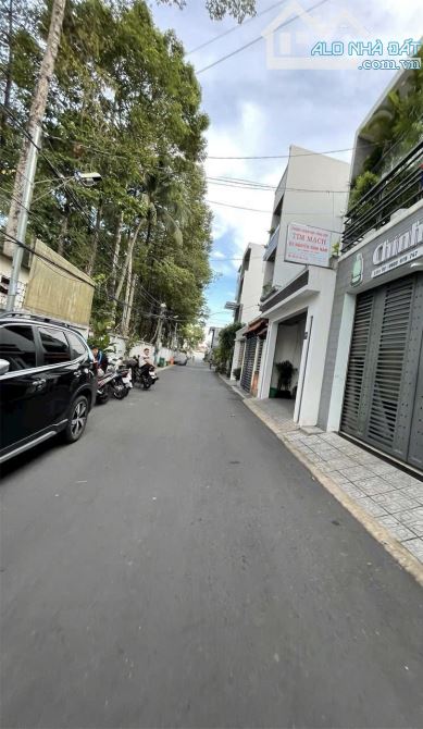Một lô duy nhất  Vị trí 2 Nguyễn Ái Quốc Sau lưng Bv 7B Nhà Hàng Eros palace Biên Hòa 3tỷ8 - 2